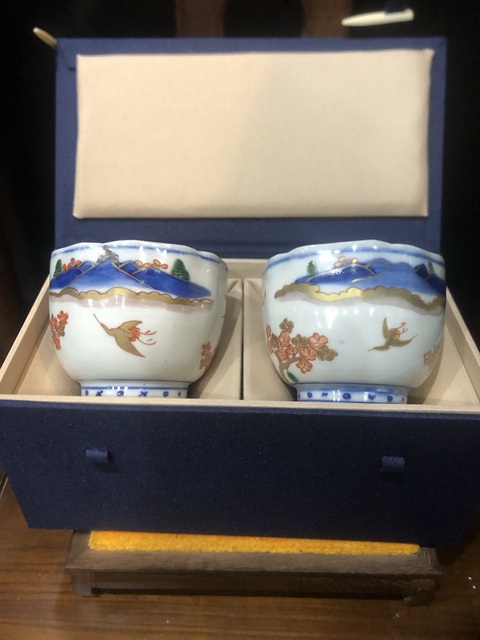古玩陶瓷(精品花口杯)晚清·青花加彩·安居樂業紋·花口杯一對拍賣,當前價格860元