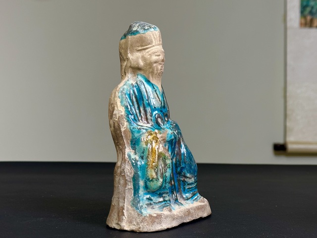 古玩陶瓷明代,法華彩人物造像拍賣(mài),當(dāng)前價(jià)格588元