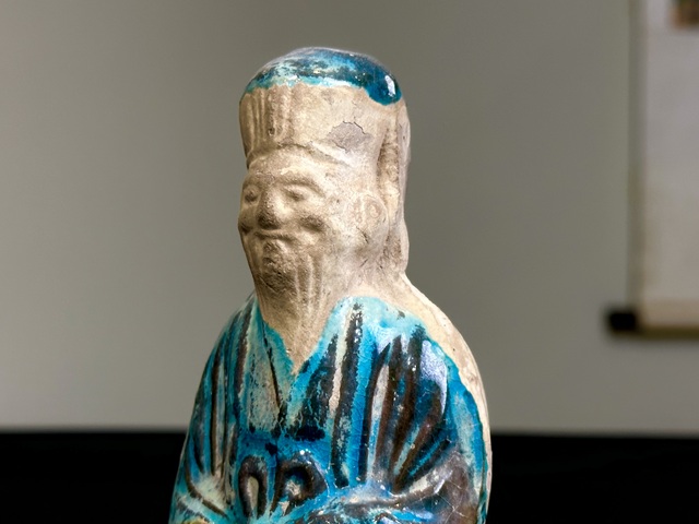古玩陶瓷明代,法華彩人物造像拍賣(mài),當(dāng)前價(jià)格588元