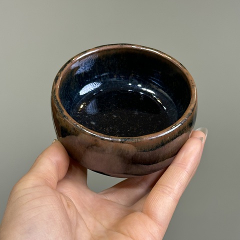 古玩陶瓷明代，磁州窯，窯變黑釉羅漢杯拍賣，當前價格388元