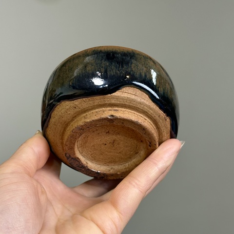 古玩陶瓷明代，磁州窯，窯變黑釉羅漢杯拍賣，當前價格388元