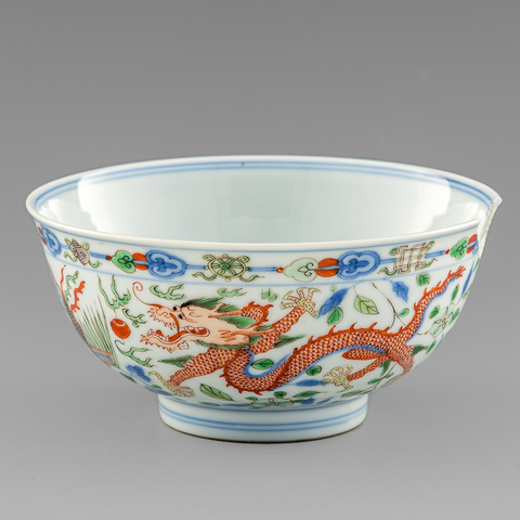 中国 清时代 茶碗 豆彩 花卉 龍紋【康熙年製在銘】古美術。 清康熙青花地绿彩龙纹碗+清乾隆斗彩团花纹马蹄碗| 迎春第一拍_