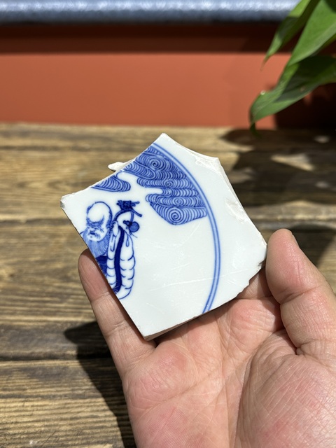 清代光緒青花人物紋官窯瓷片拍賣(mài)，當(dāng)前價(jià)格2600元