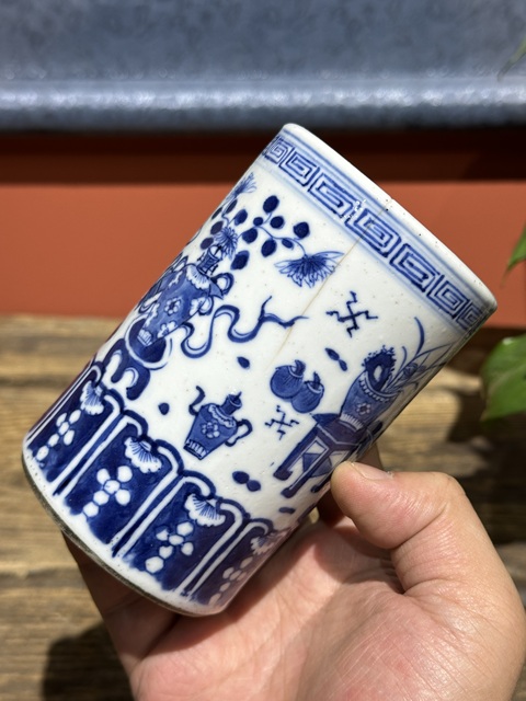 古玩陶瓷清代光緒青花博古紋筆筒拍賣，當前價格3200元