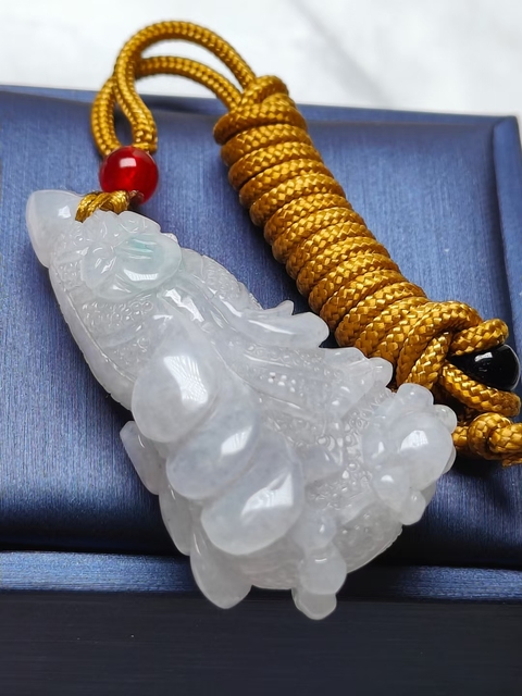 古玩玉器天然翡翠白菜題材玉墜(帶翡翠鑒定證書)拍賣,當(dāng)前價格520元