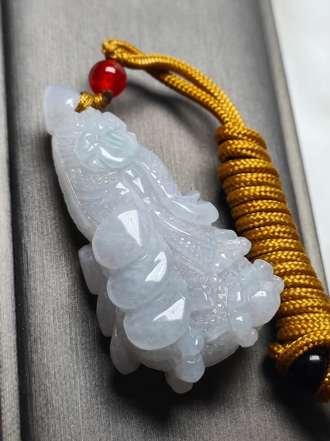 古玩玉器天然翡翠白菜題材玉墜(帶翡翠鑒定證書)拍賣,當(dāng)前價格520元