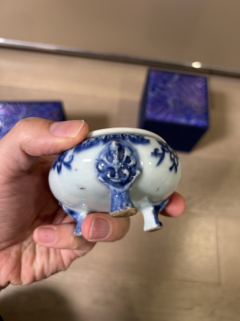 古玩陶瓷清·雍乾青花三足香爐拍賣,當前價格15000元