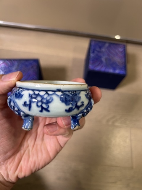 古玩陶瓷清·雍乾青花三足香爐拍賣,當前價格15000元