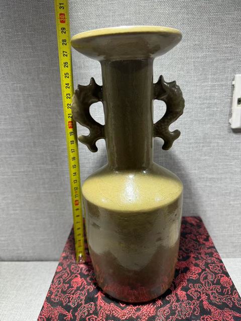古玩陶瓷龍泉窯雙耳瓶拍賣,當前價格160000元