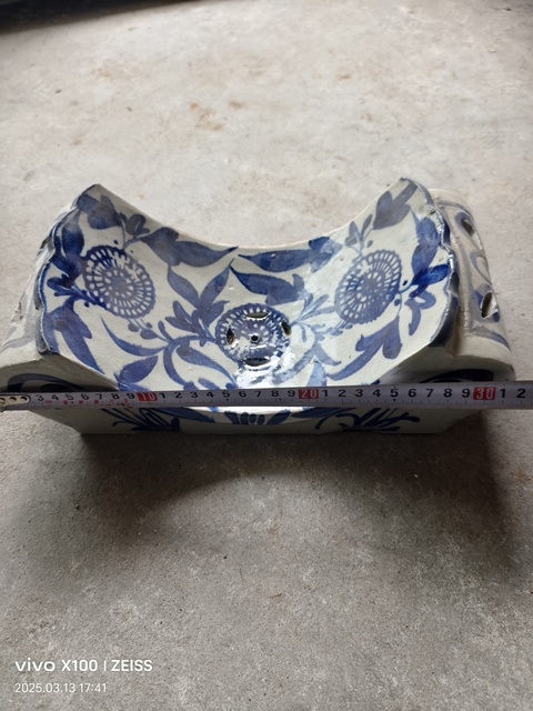 古玩陶瓷青花花卉紋元寶瓷枕拍賣,當(dāng)前價(jià)格1680元