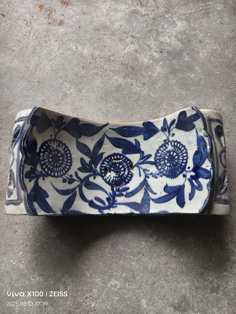 古玩陶瓷青花花卉紋元寶瓷枕拍賣,當(dāng)前價(jià)格1680元