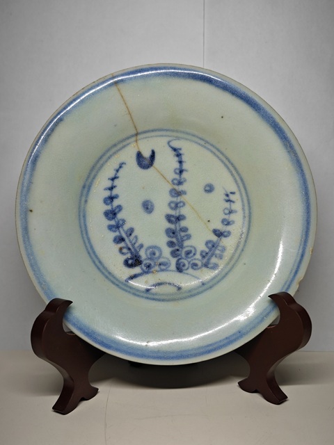 古玩陶瓷明空白期青花月影梅冬青釉淺碗拍賣,當(dāng)前價(jià)格1234元