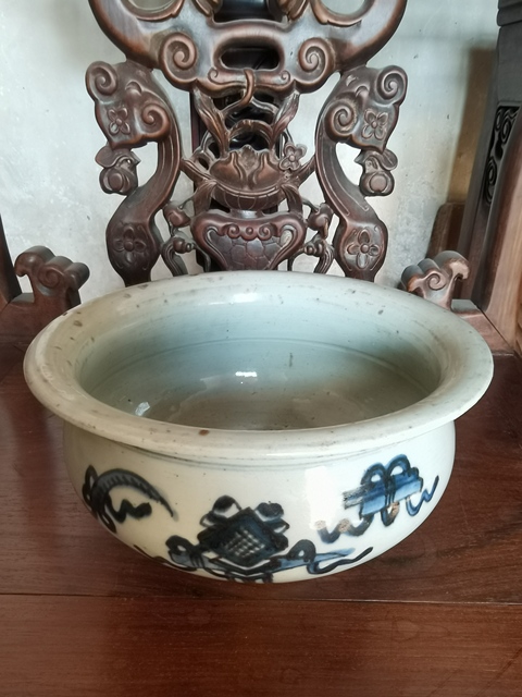 古玩陶瓷青花八寶紋香爐拍賣，當前價格2400元