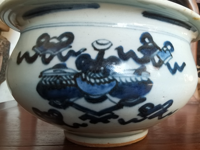 古玩陶瓷青花八寶紋香爐拍賣，當前價格2400元