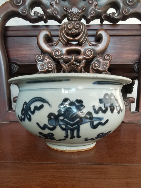 古玩陶瓷青花八寶紋香爐拍賣，當前價格2400元