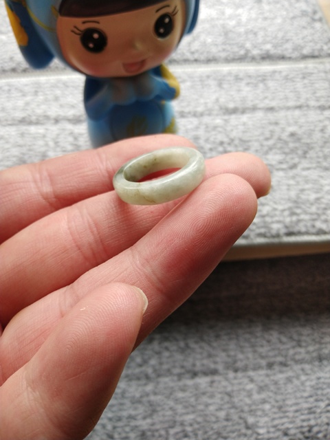 古玩玉器(千元左右的質量)清晚期天然翡翠戒指拍賣,當前價格800元