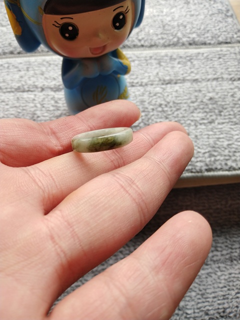 古玩玉器(千元左右的質量)清晚期天然翡翠戒指拍賣,當前價格800元