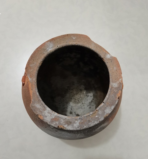 古玩陶瓷宣州窯素燒罐拍賣,當前價格0元