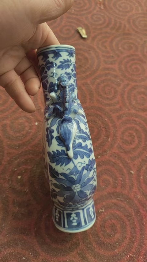 古玩陶瓷青花市井人物抱月瓶拍賣,當前價格6800元