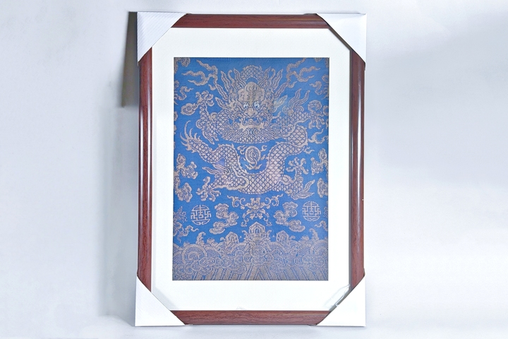 古玩陶瓷清·藍地織錦云龍團壽紋刺繡掛屏真品鑒賞圖
