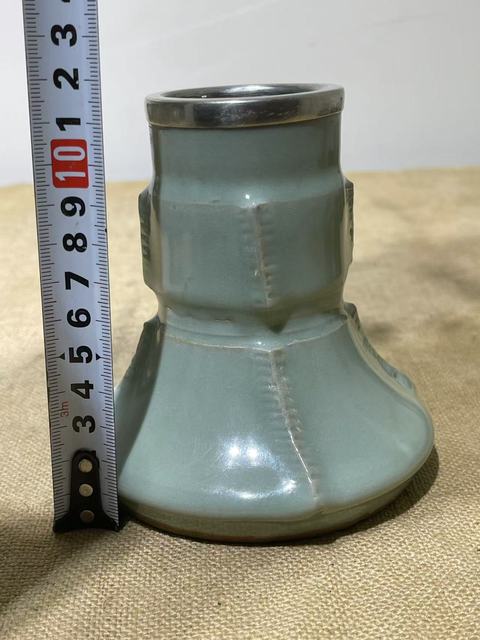 古玩陶瓷館藏級南宋龍泉青瓷截口花觚拍賣,當前價格9980元