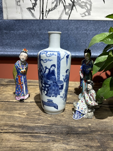 古玩陶瓷清代光緒細路青花人物紋瓶拍賣，當前價格16800元