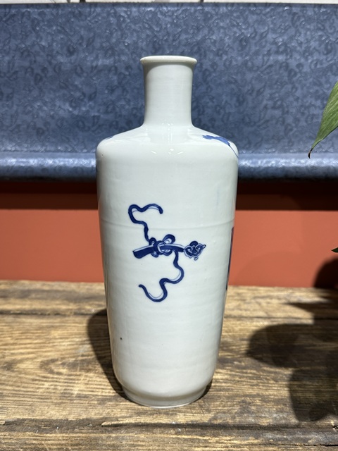 古玩陶瓷清代光緒細路青花人物紋瓶拍賣，當前價格16800元
