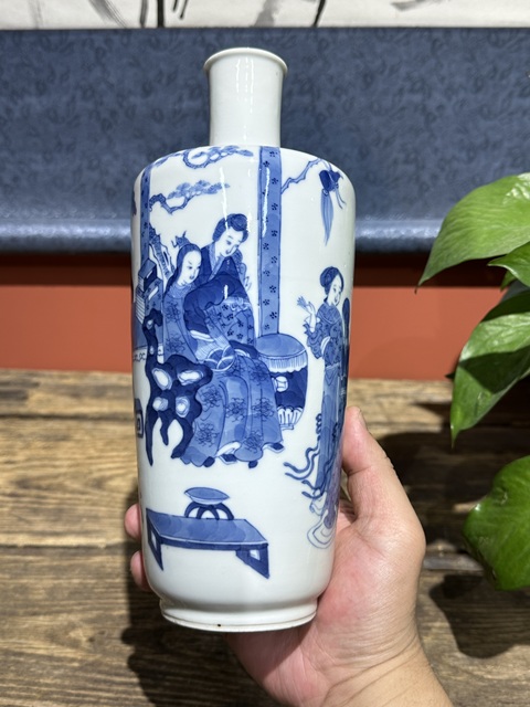 古玩陶瓷清代光緒細路青花人物紋瓶拍賣，當前價格16800元