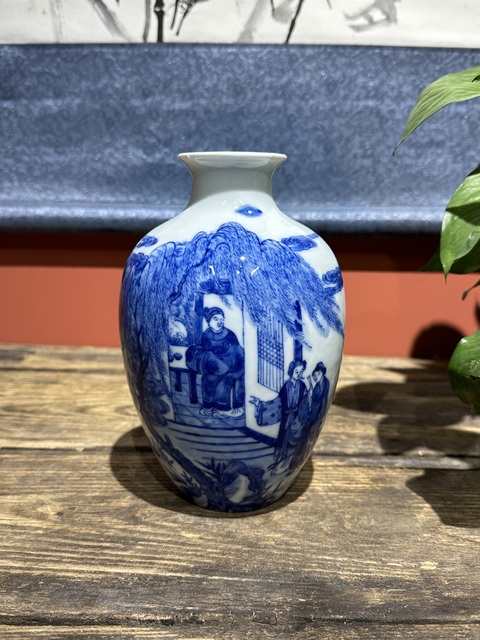 古玩陶瓷民國(guó)細(xì)路青花人物紋瓶拍賣,當(dāng)前價(jià)格36800元
