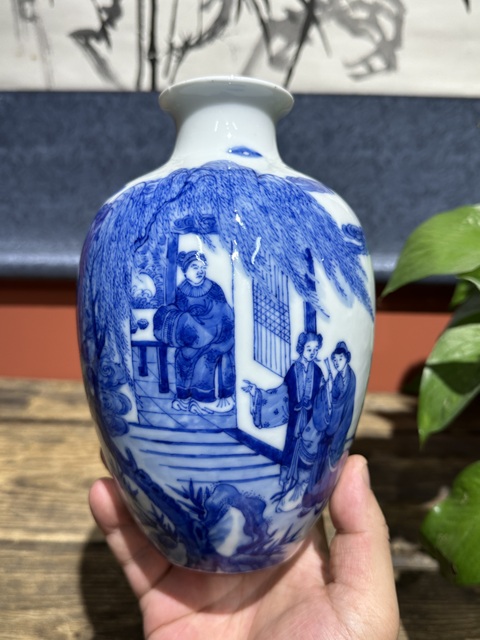 古玩陶瓷民國(guó)細(xì)路青花人物紋瓶拍賣,當(dāng)前價(jià)格36800元