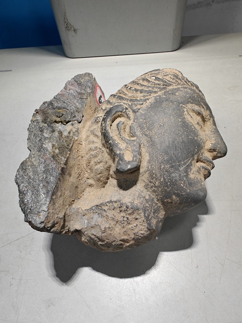 古玩玉器公元二世紀(jì)犍陀羅石頭像拍賣,當(dāng)前價(jià)格68000元
