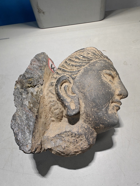 古玩玉器公元二世紀(jì)犍陀羅石頭像拍賣,當(dāng)前價(jià)格68000元