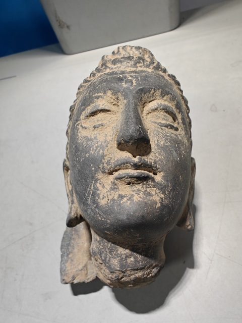 古玩玉器公元二世紀(jì)犍陀羅石頭像拍賣,當(dāng)前價(jià)格68000元