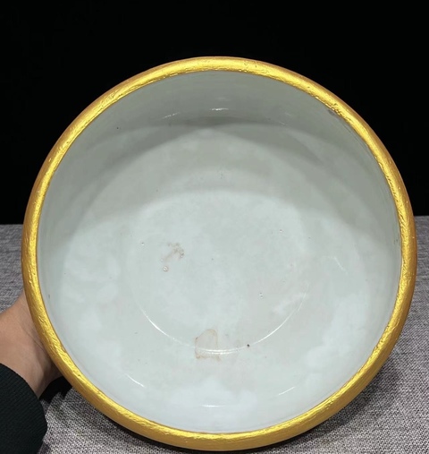 古玩陶瓷粉彩花卉紋捧盒底拍賣,當前價格2600元