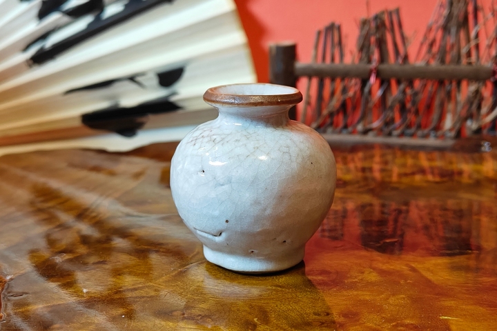 古玩陶瓷【0起】明末清初?哥釉石榴尊拍賣，當(dāng)前價格158元