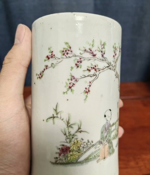 古玩陶瓷粉彩教子圖紋筆筒拍賣，當前價格700元