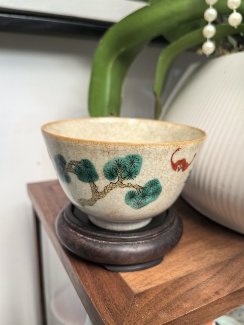 古玩陶瓷清中期哥釉五彩歲寒三友茶圓拍賣，當前價格1500元