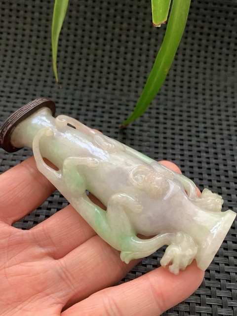 古玩玉器清代翡翠雕“雙龍耳瓶”拍賣,當前價格35000元