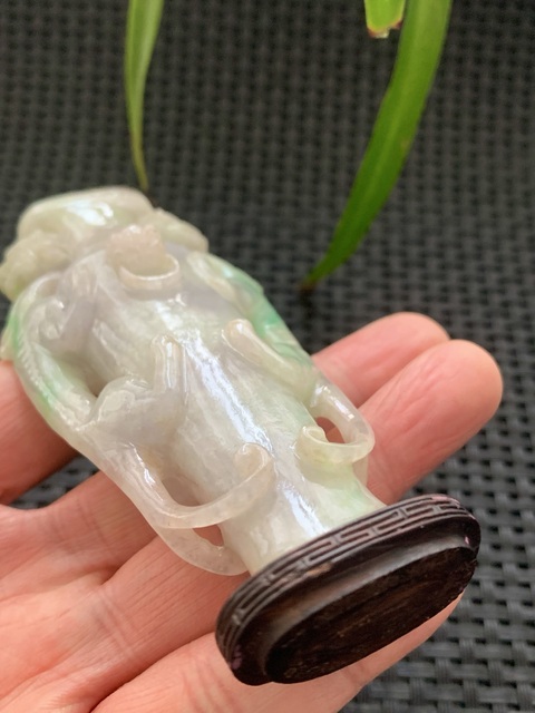 古玩玉器清代翡翠雕“雙龍耳瓶”拍賣,當前價格35000元