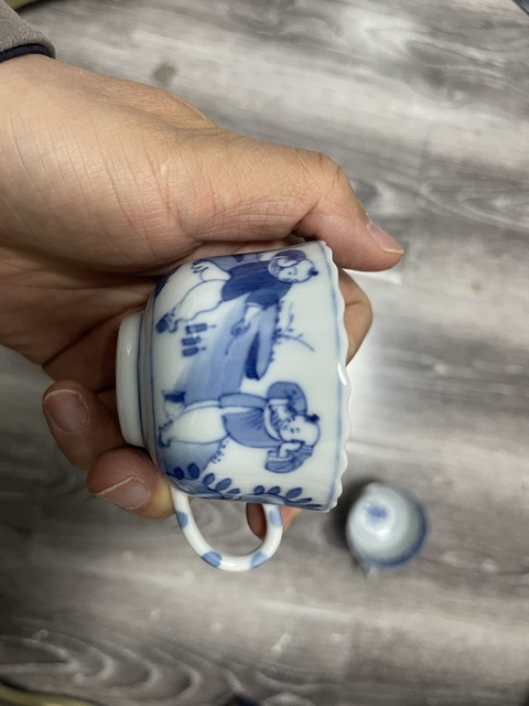 古玩陶瓷青花人物把杯拍賣,當(dāng)前價格2150元