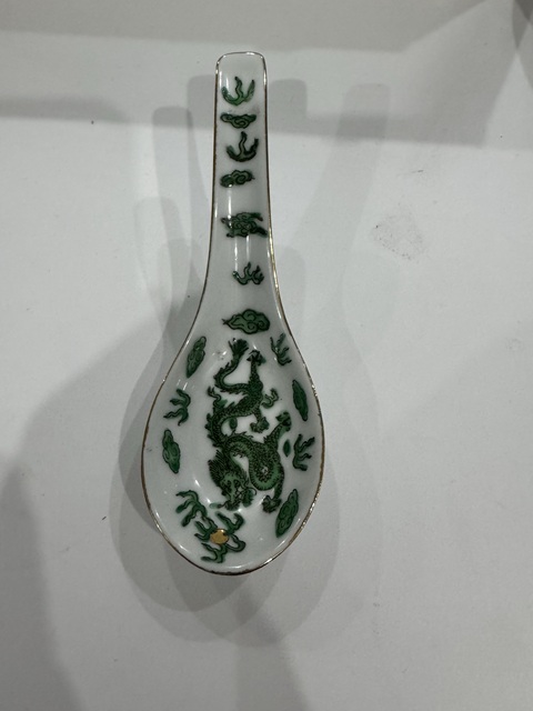 古玩陶瓷白釉綠龍調羹勺子一只拍賣,當前價格688元
