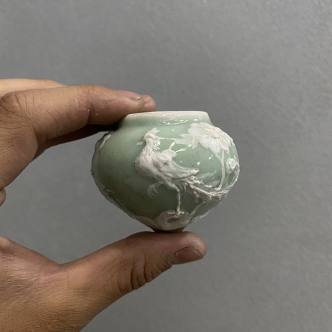 古玩陶瓷豆青釉堆白鳳凰牡丹紋鳥食罐拍賣，當前價格800元
