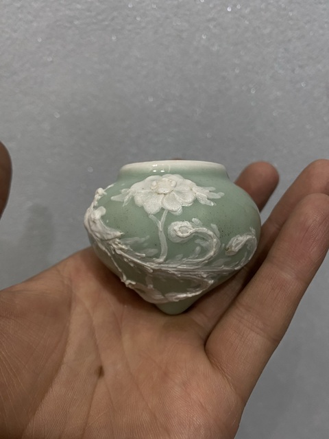 古玩陶瓷豆青釉堆白鳳凰牡丹紋鳥食罐拍賣，當前價格800元