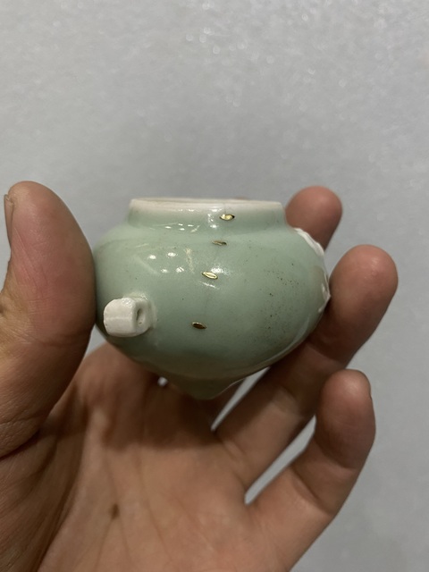 古玩陶瓷豆青釉堆白鳳凰牡丹紋鳥食罐拍賣，當前價格800元