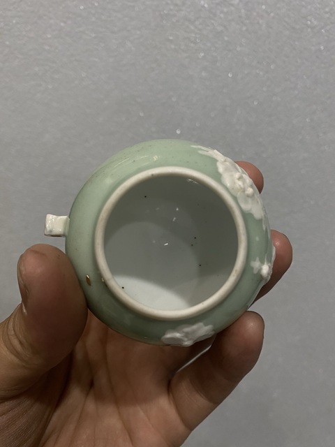 古玩陶瓷豆青釉堆白鳳凰牡丹紋鳥食罐拍賣，當前價格800元