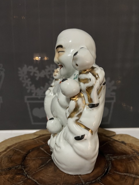 古玩陶瓷民國·粉彩描金五子鬧佛瓷塑拍賣,當(dāng)前價格1800元
