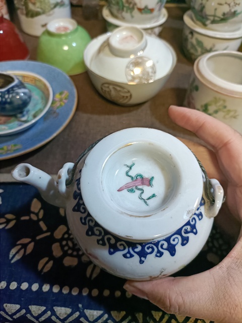 古玩陶瓷同治粉彩五子奪魁提梁壺拍賣，當前價格3888元