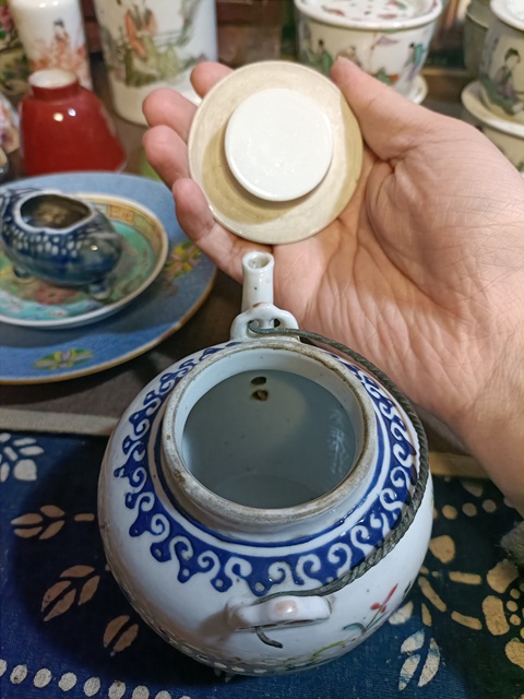 古玩陶瓷同治粉彩五子奪魁提梁壺拍賣，當前價格3888元