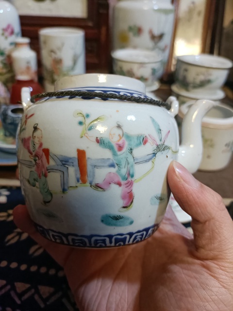 古玩陶瓷同治粉彩五子奪魁提梁壺拍賣，當前價格3888元