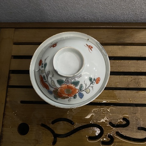 古玩陶瓷花蝶紋蓋碗拍賣,當(dāng)前價格800元